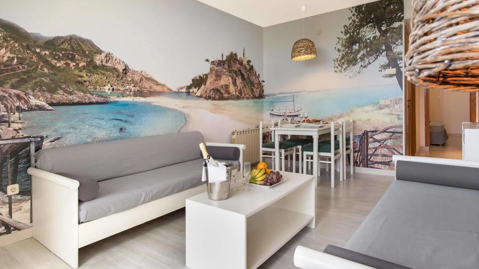 Apart Millor Garden Apartment Cala Bona