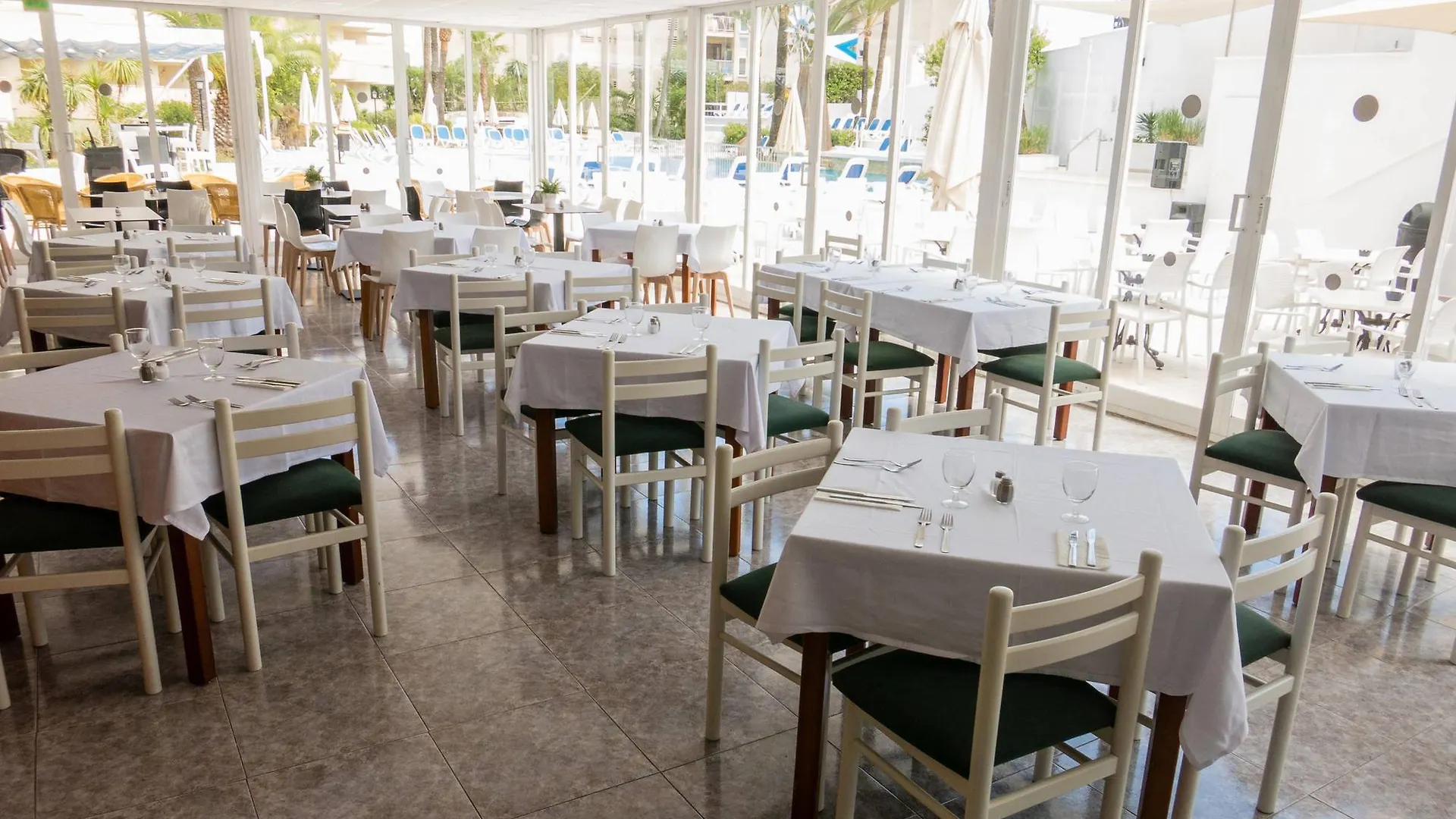 Apart Millor Garden Apartment Cala Bona  Spain