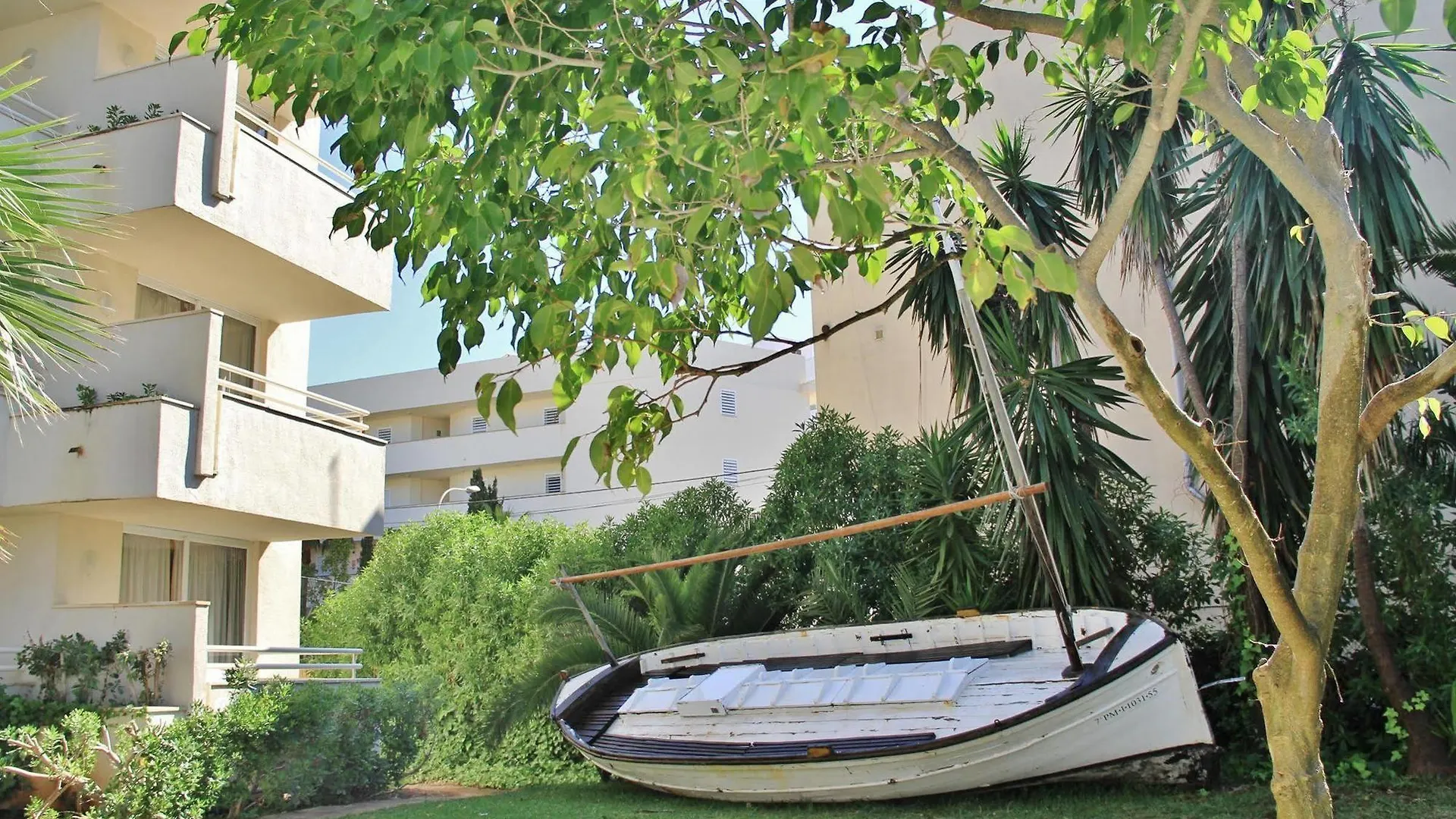 Apart Millor Garden Daire Cala Bona  İspanya